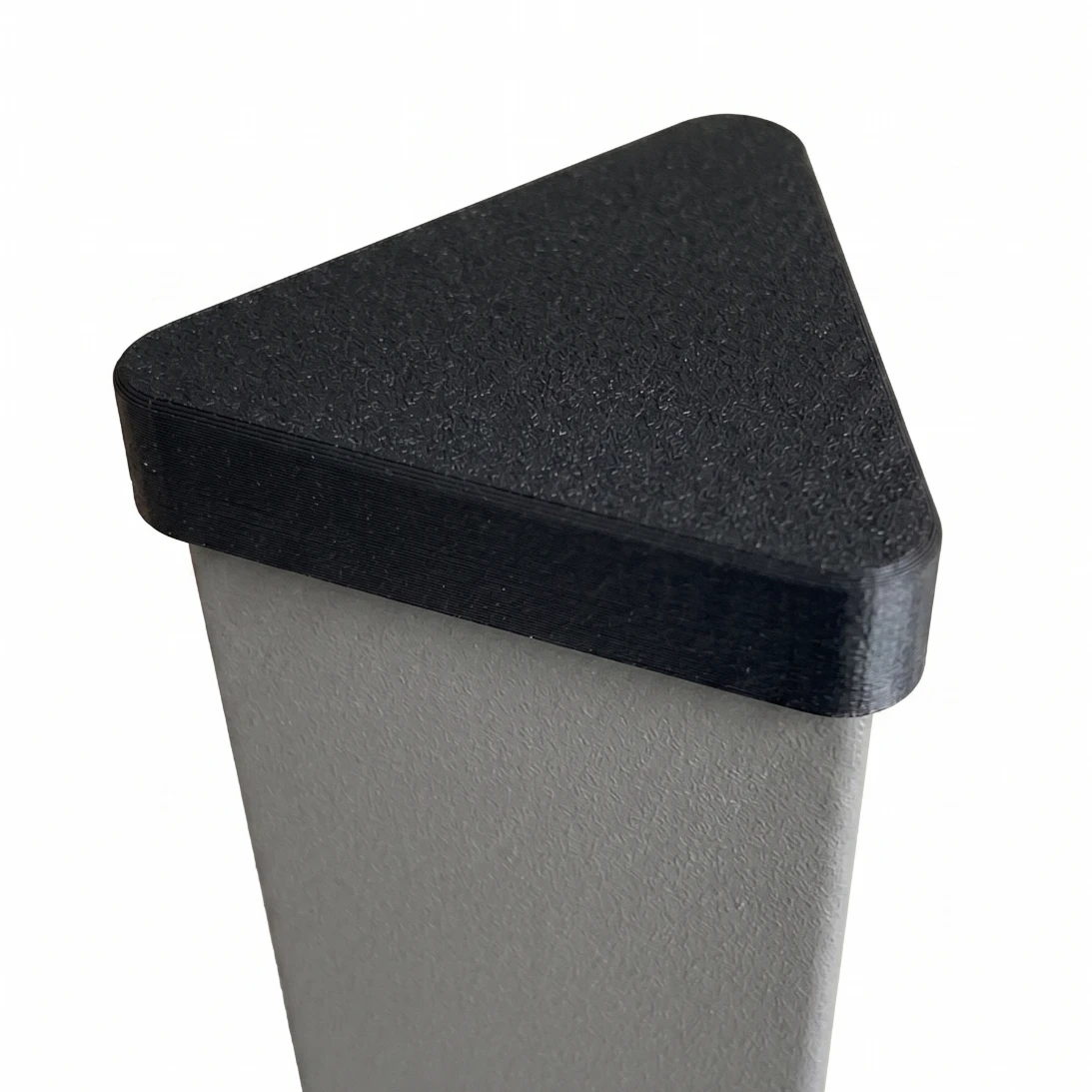 Patin-Triangulaire-Table-55-55-52-Noir Embout Enveloppant Triangulaire Pour Table De Couleur Noir